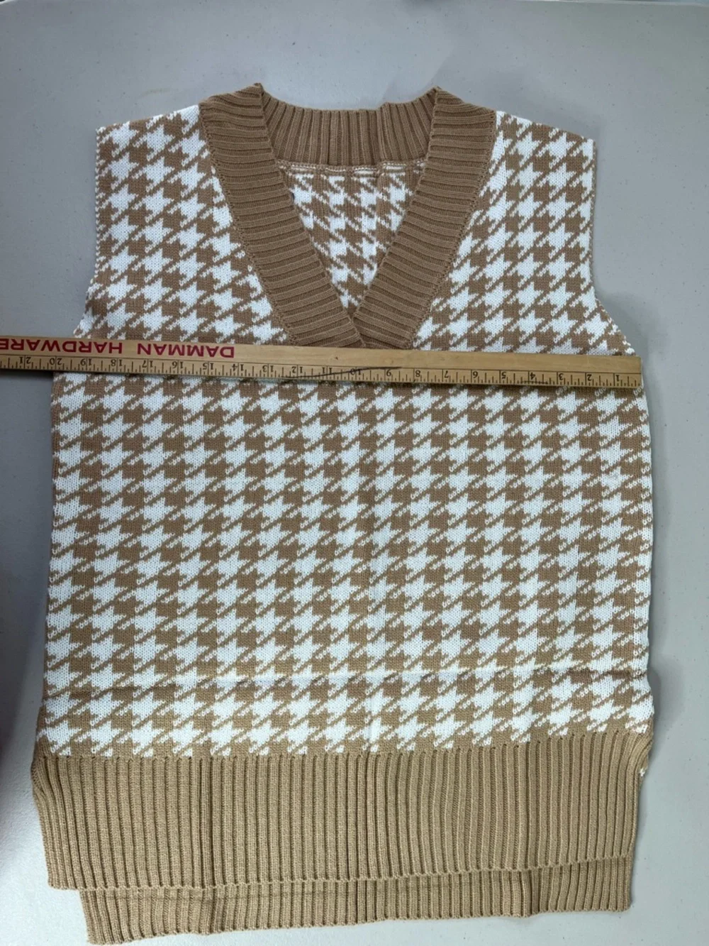 Women's Oversized Houndstooth V-Neck Sweater Vest - Camel/White - Picture 7 of 10